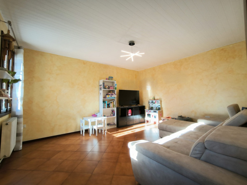 SILEA - LANZAGO CENTRO
RIFERIMENTO "AASI2"

Nel cuore della servitissima zona di Lanzago, nel com...