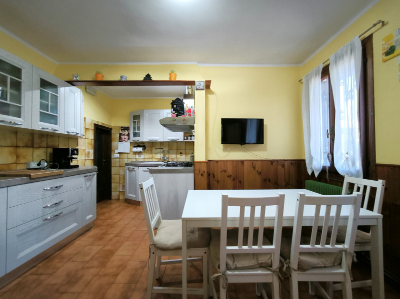 SILEA - LANZAGO CENTRO
RIFERIMENTO "AASI2"

Nel cuore della servitissima zona di Lanzago, nel com...