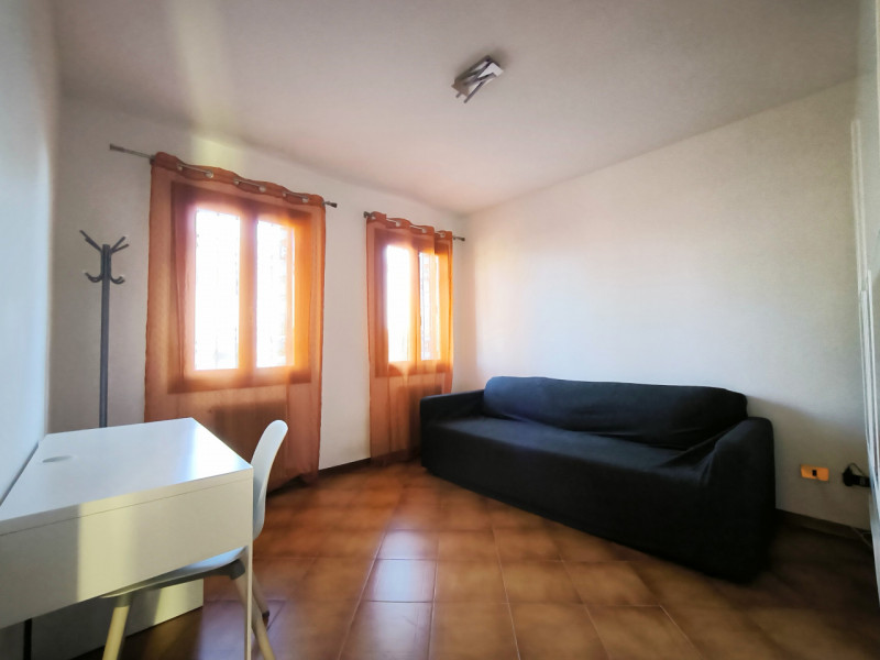 SILEA - LANZAGO CENTRO
RIFERIMENTO "AASI2"

Nel cuore della servitissima zona di Lanzago, nel com...