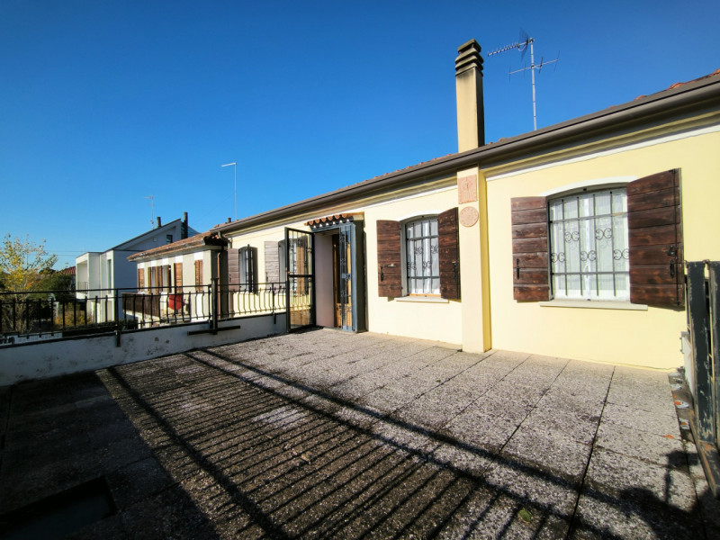 SILEA - LANZAGO CENTRO
RIFERIMENTO "AASI2"

Nel cuore della servitissima zona di Lanzago, nel com...