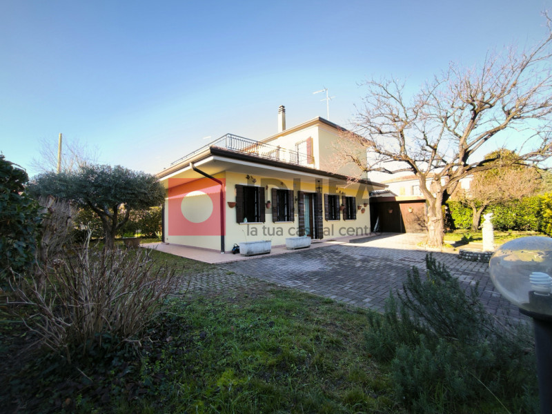 SILEA - LANZAGO CENTRO
RIFERIMENTO "AASI2"

Nel cuore della servitissima zona di Lanzago, nel com...