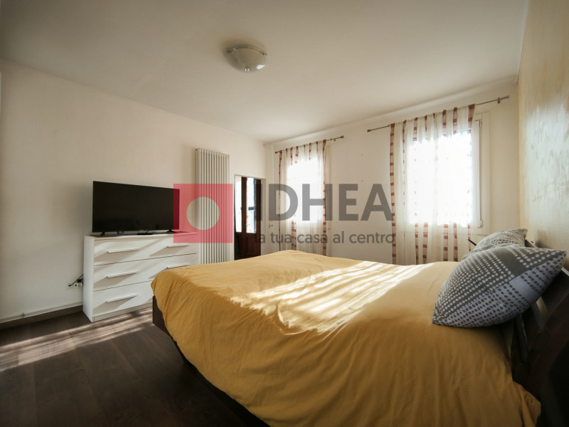 SILEA - LANZAGO CENTRO
RIFERIMENTO "AASI2"

Nel cuore della servitissima zona di Lanzago, nel com...