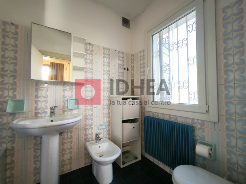 SILEA - LANZAGO CENTRO
RIFERIMENTO "AASI2"

Nel cuore della servitissima zona di Lanzago, nel com...