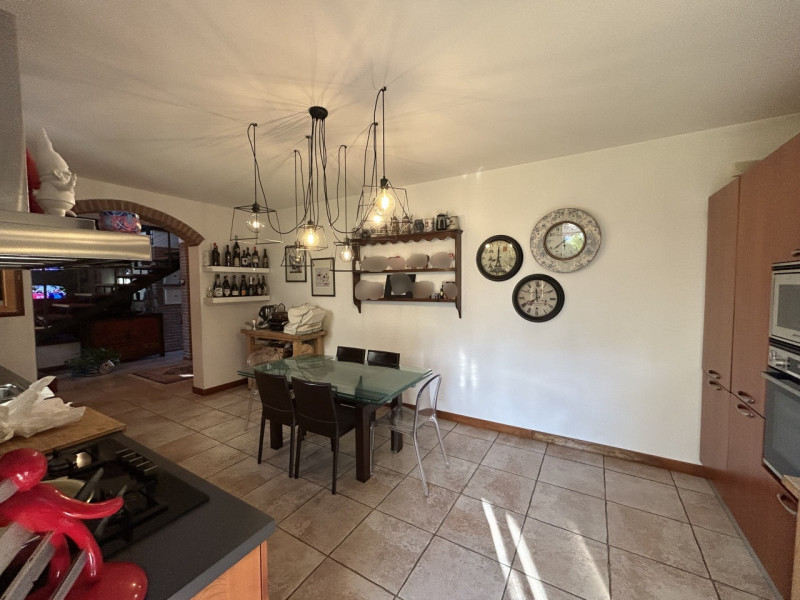 Villa con piscina e parco privato ai piedi dei Colli Euganei: un’oasi di eleganza e natura

Immag...