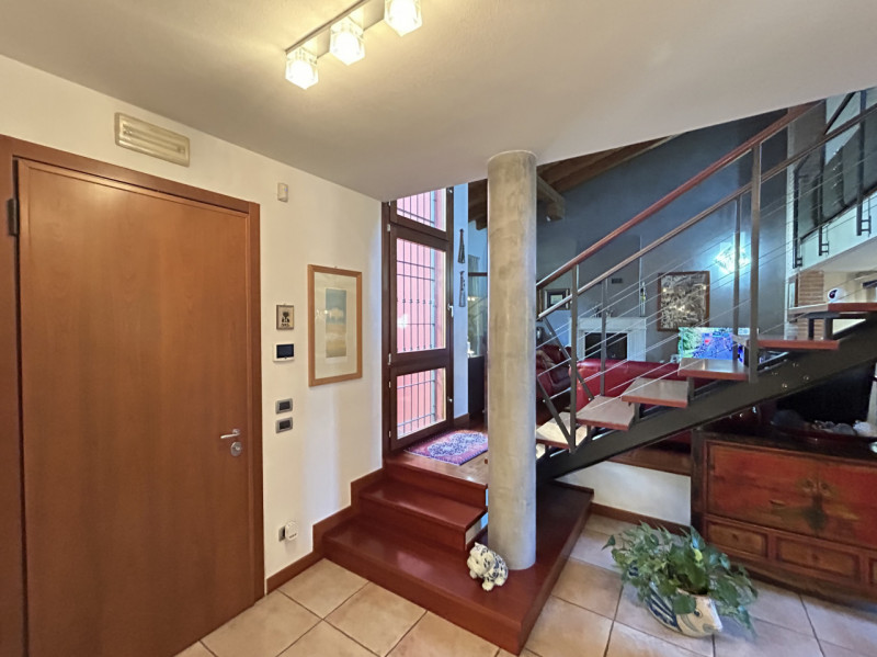 Villa con piscina e parco privato ai piedi dei Colli Euganei: un’oasi di eleganza e natura

Immag...