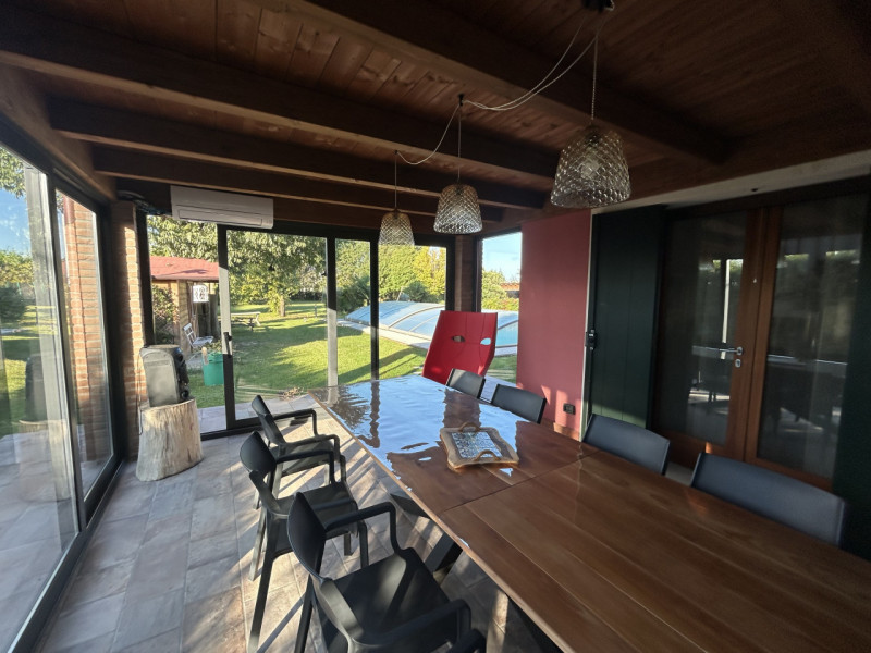 Villa con piscina e parco privato ai piedi dei Colli Euganei: un’oasi di eleganza e natura

Immag...