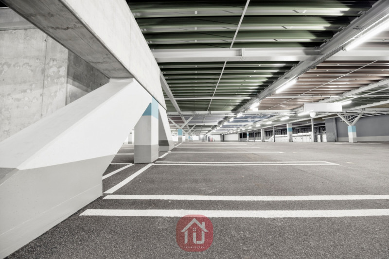 RIF:FR021 PADOVA CENTRO - PADOVA Proponiamo in vendita posto auto di 12 mq in autorimessa con sis...