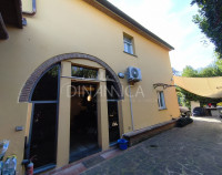 Endteil eines Bauernhauses mit Garten, Landschaft von Vinci, Toskana