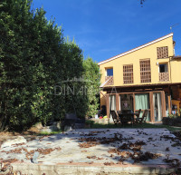 Endteil eines Bauernhauses mit Garten, Landschaft von Vinci, Toskana