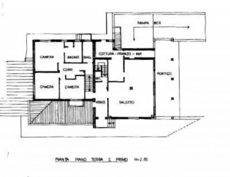 Immobile in esclusiva al Gruppo Padova MLS

PRESTIGIOSA VILLA SINGOLA CON PISCINA INTERNA E AREA ...