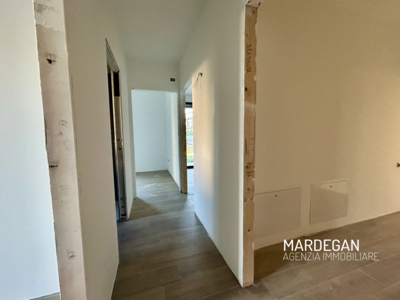 Quando vieni a scoprirlo? Proponiamo in vendita un nuovissimo appartamento quadrilocale situato i...