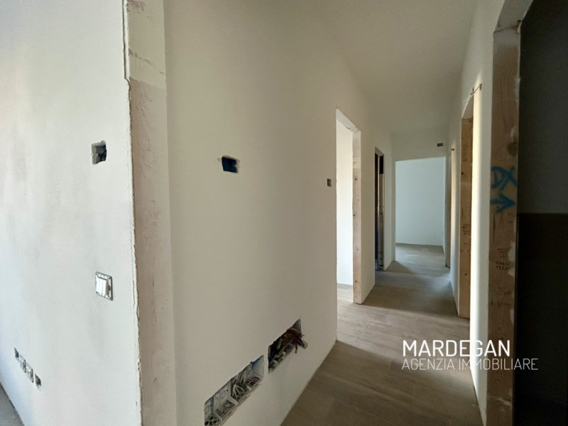 Quando vieni a scoprirlo? Proponiamo in vendita un nuovissimo appartamento quadrilocale situato i...