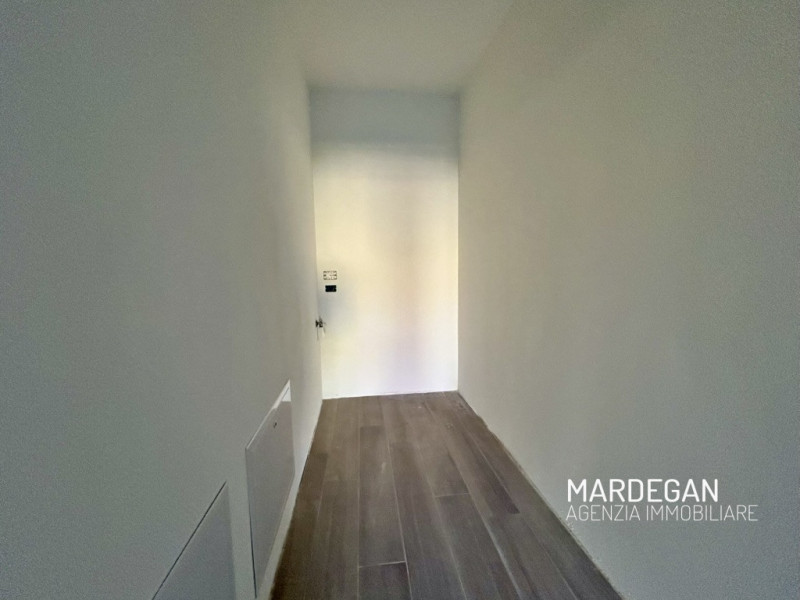 Quando vieni a scoprirlo? Proponiamo in vendita un nuovissimo appartamento quadrilocale situato i...