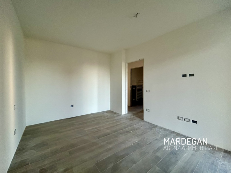 Quando vieni a scoprirlo? Proponiamo in vendita un nuovissimo appartamento quadrilocale situato i...