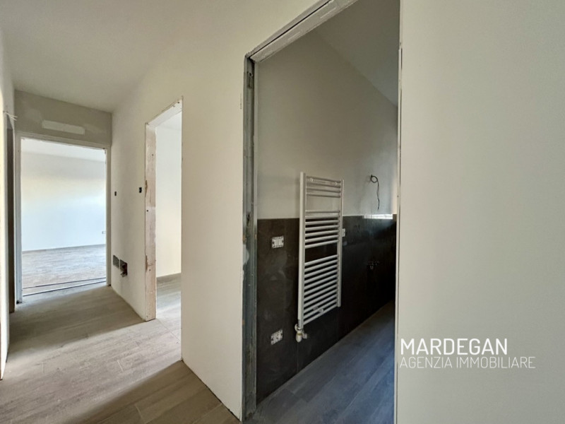 Quando vieni a scoprirlo? Proponiamo in vendita un nuovissimo appartamento quadrilocale situato i...