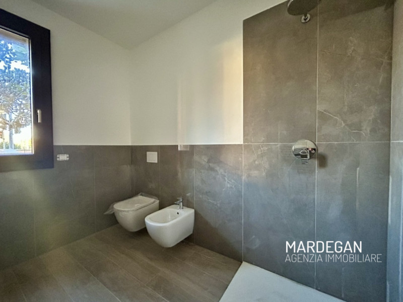 Quando vieni a scoprirlo? Proponiamo in vendita un nuovissimo appartamento quadrilocale situato i...