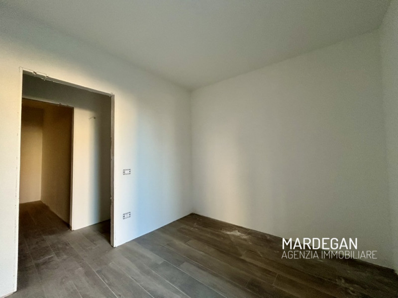 Quando vieni a scoprirlo? Proponiamo in vendita un nuovissimo appartamento quadrilocale situato i...