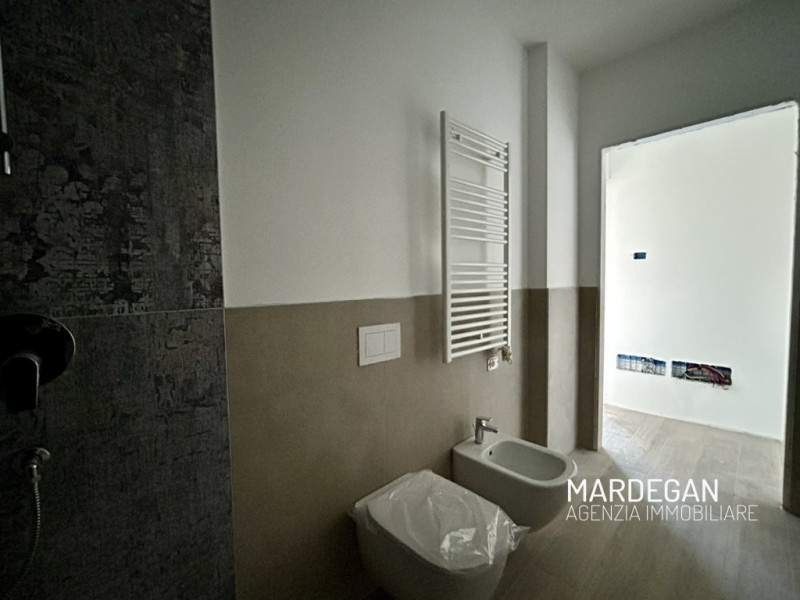 Quando vieni a scoprirlo? Proponiamo in vendita un nuovissimo appartamento quadrilocale situato i...