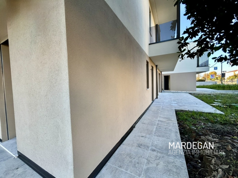 Quando vieni a scoprirlo? Proponiamo in vendita un nuovissimo appartamento quadrilocale situato i...