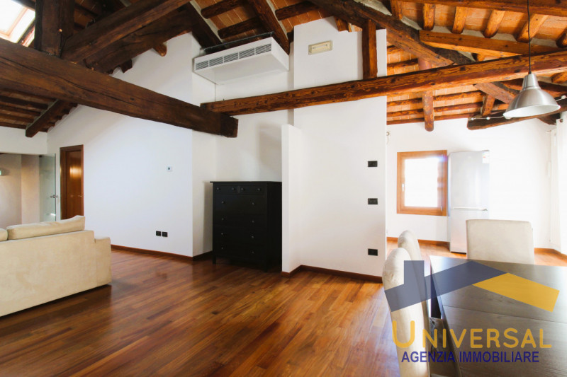 CITTADELLA – In pieno centro storico, cosa che permette di raggiungere tutti i servizi e negozi c...