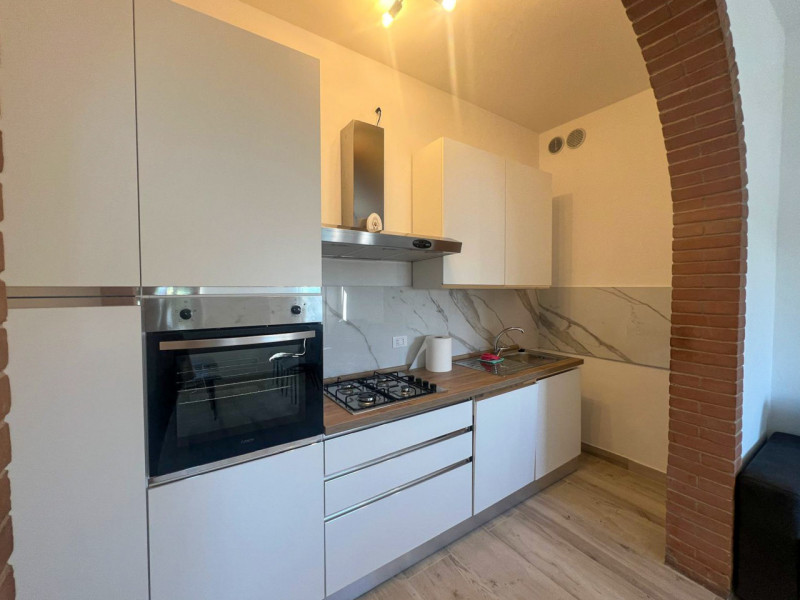 PER RICERCATORI/LAVORATORI

Disponibile grande camera MATRIMONIALE AD USO SINGOLA in bifamiliare ...