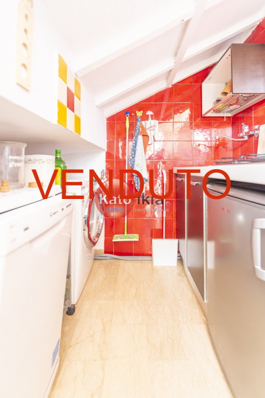 In zona centrale, appena fuori dalla ZTL, proponiamo mini appartamento di generose dimensioni con...