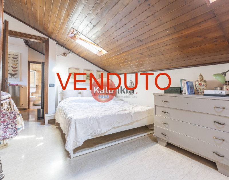 In zona centrale, appena fuori dalla ZTL, proponiamo mini appartamento di generose dimensioni con...