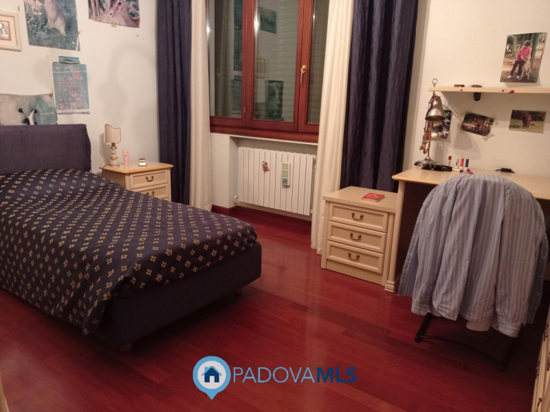 Immobile in esclusiva al Gruppo Padova MLS
PRESTIGIOSA VILLA SINGOLA CON PISCINA INTERNA E AREA F...