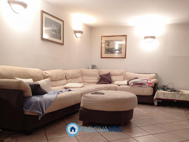 Immobile in esclusiva al Gruppo Padova MLS
PRESTIGIOSA VILLA SINGOLA CON PISCINA INTERNA E AREA F...