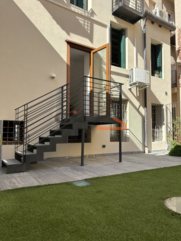 Centro storico Bassano del Grappa - Proponiamo in vendita un APPARTAMENTO di 110 mq SEMIARREDATO,...