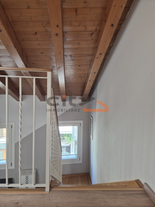 Centro storico Bassano del Grappa - Proponiamo in vendita un APPARTAMENTO di 110 mq SEMIARREDATO,...