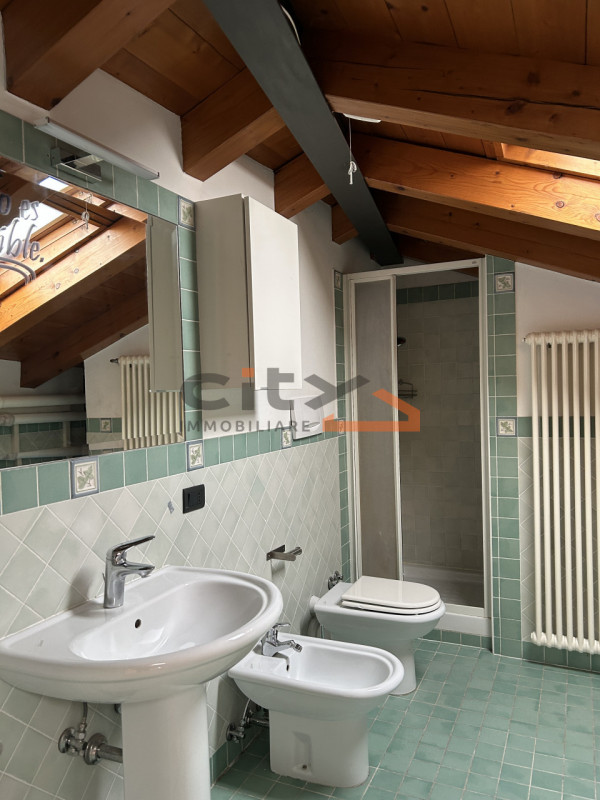 Centro storico Bassano del Grappa - Proponiamo in vendita un APPARTAMENTO di 110 mq SEMIARREDATO,...