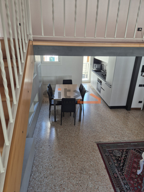 Centro storico Bassano del Grappa - Proponiamo in vendita un APPARTAMENTO di 110 mq SEMIARREDATO,...