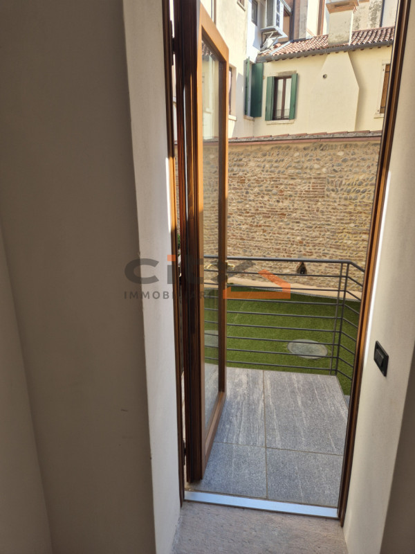 Centro storico Bassano del Grappa - Proponiamo in vendita un APPARTAMENTO di 110 mq SEMIARREDATO,...