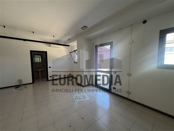 MONTEBELLO VICENTINO: Rif. 1548 - ANTONIO - Per info 338.4892021 – EUROMEDIA propone in zona prod...