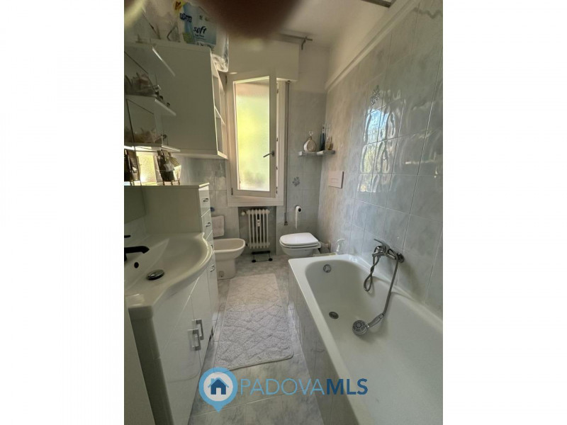 Immobile in esclusiva al Gruppo Padova MLS
Nel cuore del quartiere Pio X° a due minuti dal centro...