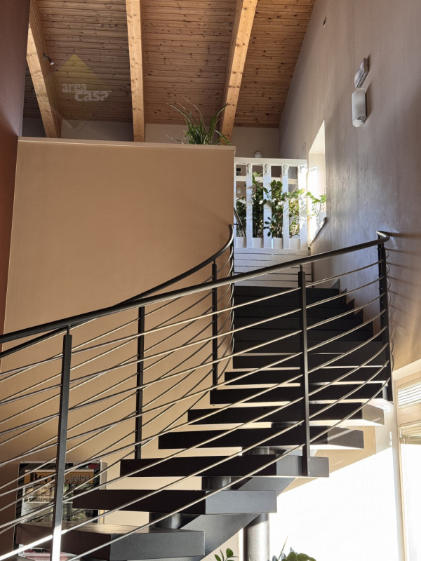 Sei pronto per intraprendere un'attività di ristorazione in una posizione strategica? Ti presenti...