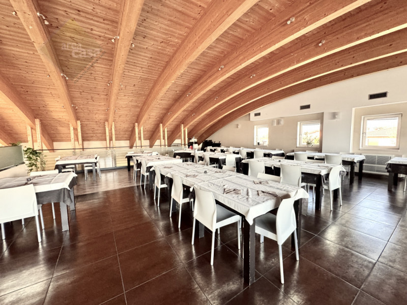 Sei pronto per intraprendere un'attività di ristorazione in una posizione strategica? Ti presenti...