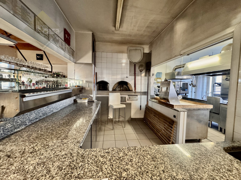 Sei pronto per intraprendere un'attività di ristorazione in una posizione strategica? Ti presenti...