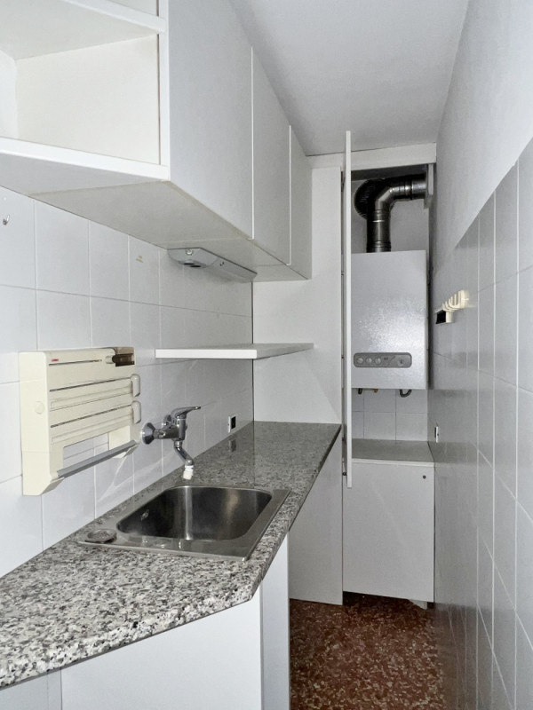 AMPIO TRICAMERE IN CONTESTO DI EX CONVENTO NEL CENTRO STORICO DI VICENZA - RIF. 8292 - EURO 395.0...