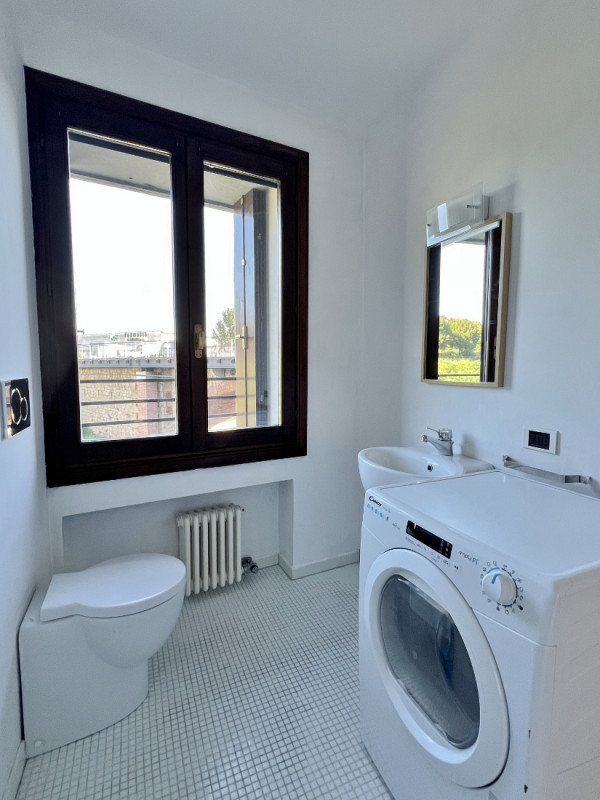 AMPIO TRICAMERE IN CONTESTO DI EX CONVENTO NEL CENTRO STORICO DI VICENZA - RIF. 8292 - EURO 395.0...