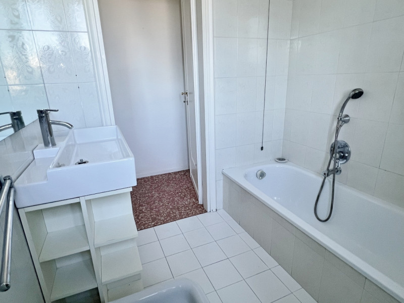 AMPIO TRICAMERE IN CONTESTO DI EX CONVENTO NEL CENTRO STORICO DI VICENZA - RIF. 8292 - EURO 395.0...