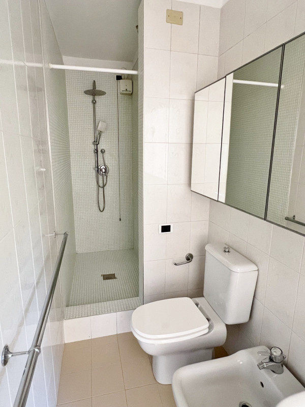 AMPIO TRICAMERE IN CONTESTO DI EX CONVENTO NEL CENTRO STORICO DI VICENZA - RIF. 8292 - EURO 395.0...