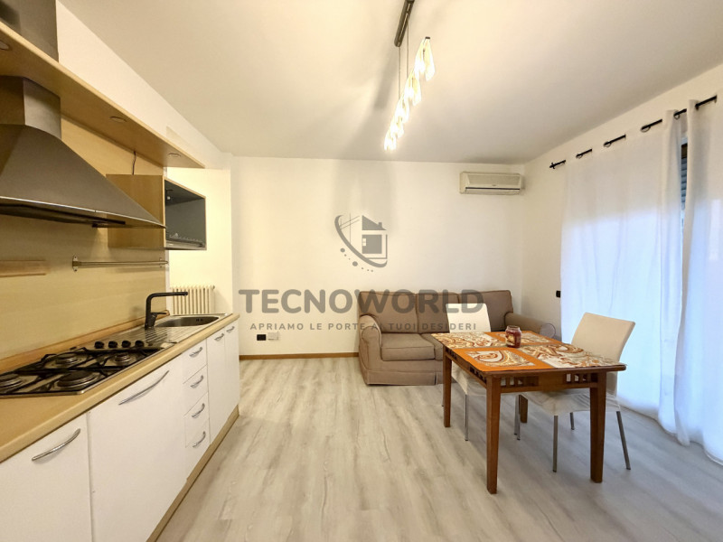 Scopri questo affascinante appartamento bilocale situato a Bassano del Grappa, a pochi passi dal ...