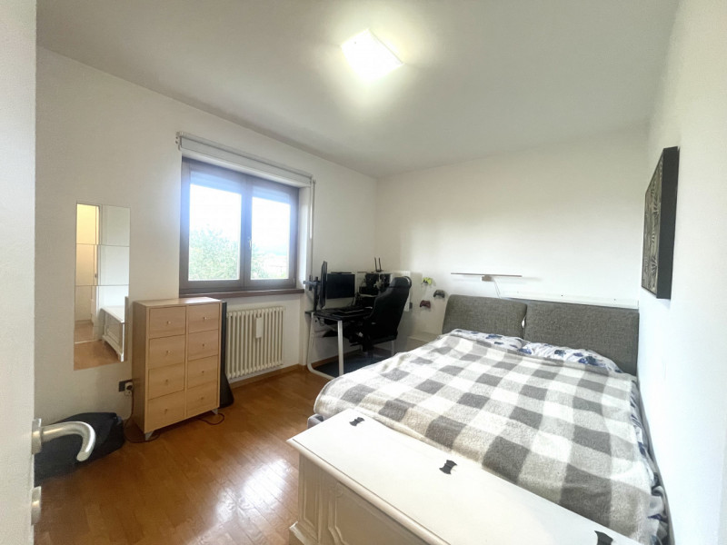 Scopri questo affascinante appartamento bilocale situato a Bassano del Grappa, a pochi passi dal ...