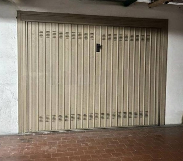 Este Vendita Garage singolo