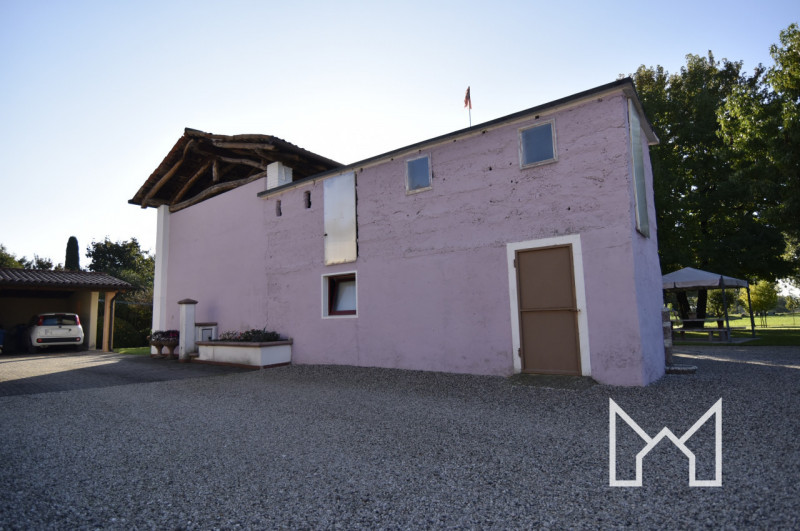 RAMON DI LORIA- In zona immersa nel verde comoda al centro paese, proponiamo abitazione indipende...