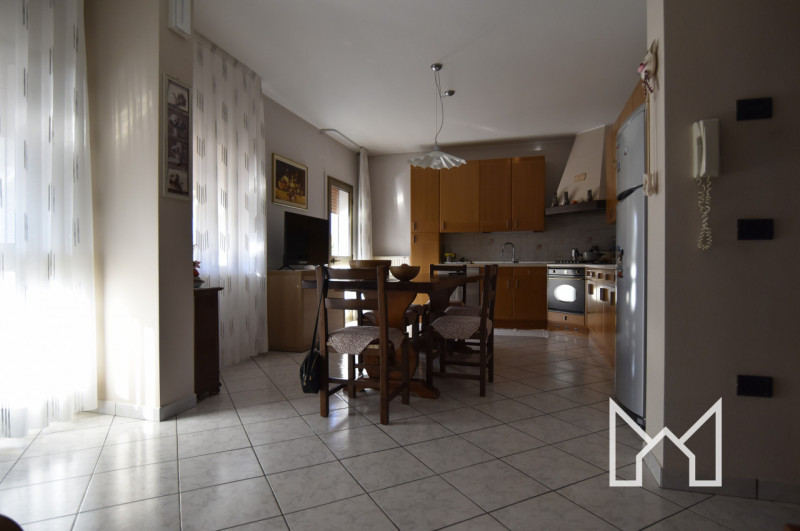 RAMON DI LORIA- In zona immersa nel verde comoda al centro paese, proponiamo abitazione indipende...