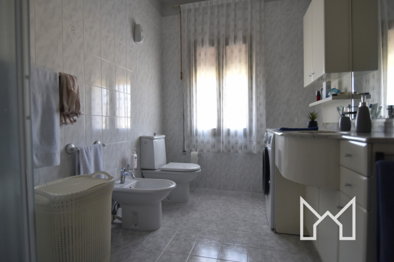 RAMON DI LORIA- In zona immersa nel verde comoda al centro paese, proponiamo abitazione indipende...