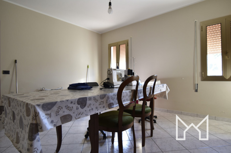 RAMON DI LORIA- In zona immersa nel verde comoda al centro paese, proponiamo abitazione indipende...